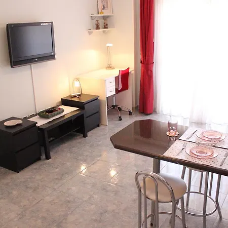 ★benz Home★ 20mts From Beach Apartment